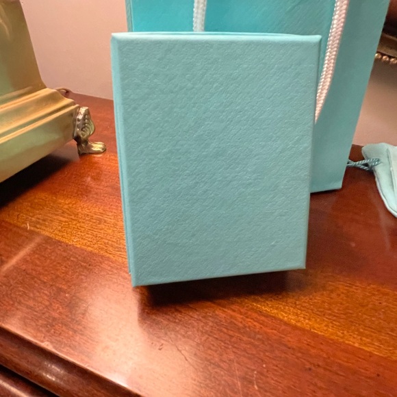 Return to Tiffany - Tiffany Blue® Double Heart Tag Pendant in Silver, Small - Picture 11 of 13